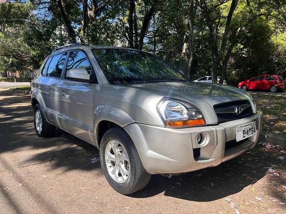 HYUNDAI TUCSON 2.0 MPFI GL 16V 142CV 2WD GASOLINA 4P AUTOMÁTICO